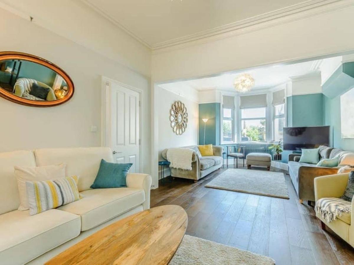 Walpole Front House Sleeps 13-15