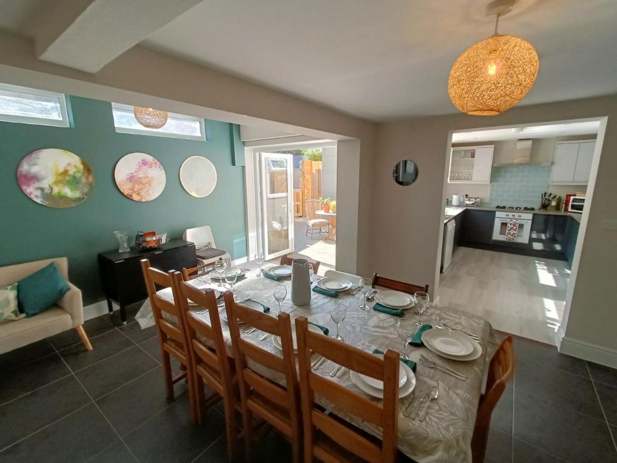 Walpole Front House Sleeps 13-15 Margate