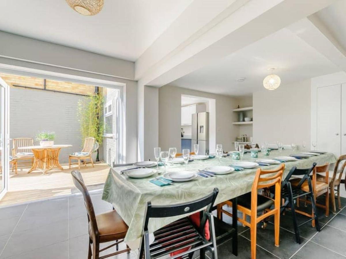 Walpole Front House Sleeps 13-15 *