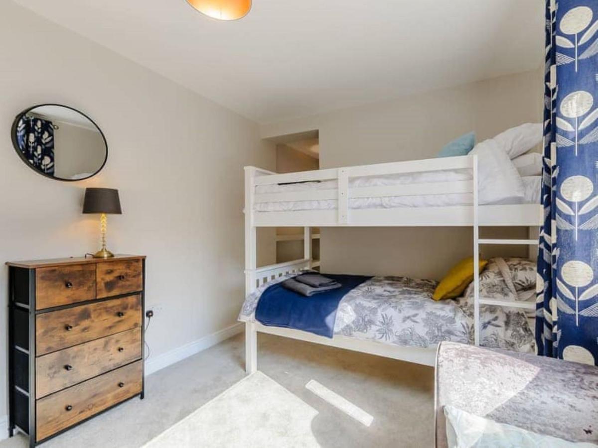 Walpole Front House Sleeps 13-15 Margate