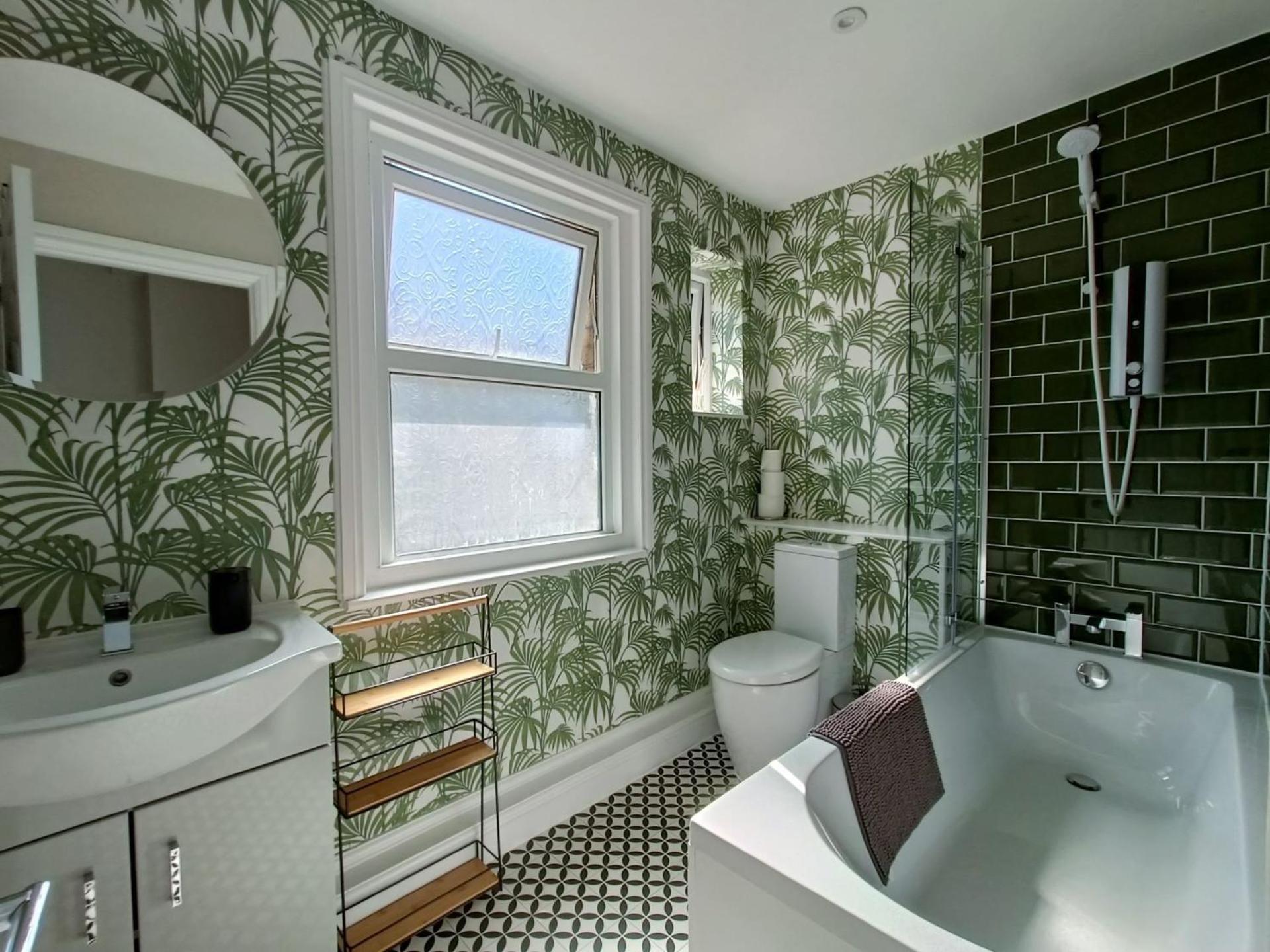 Walpole Front House Sleeps 13-15 Holiday home *