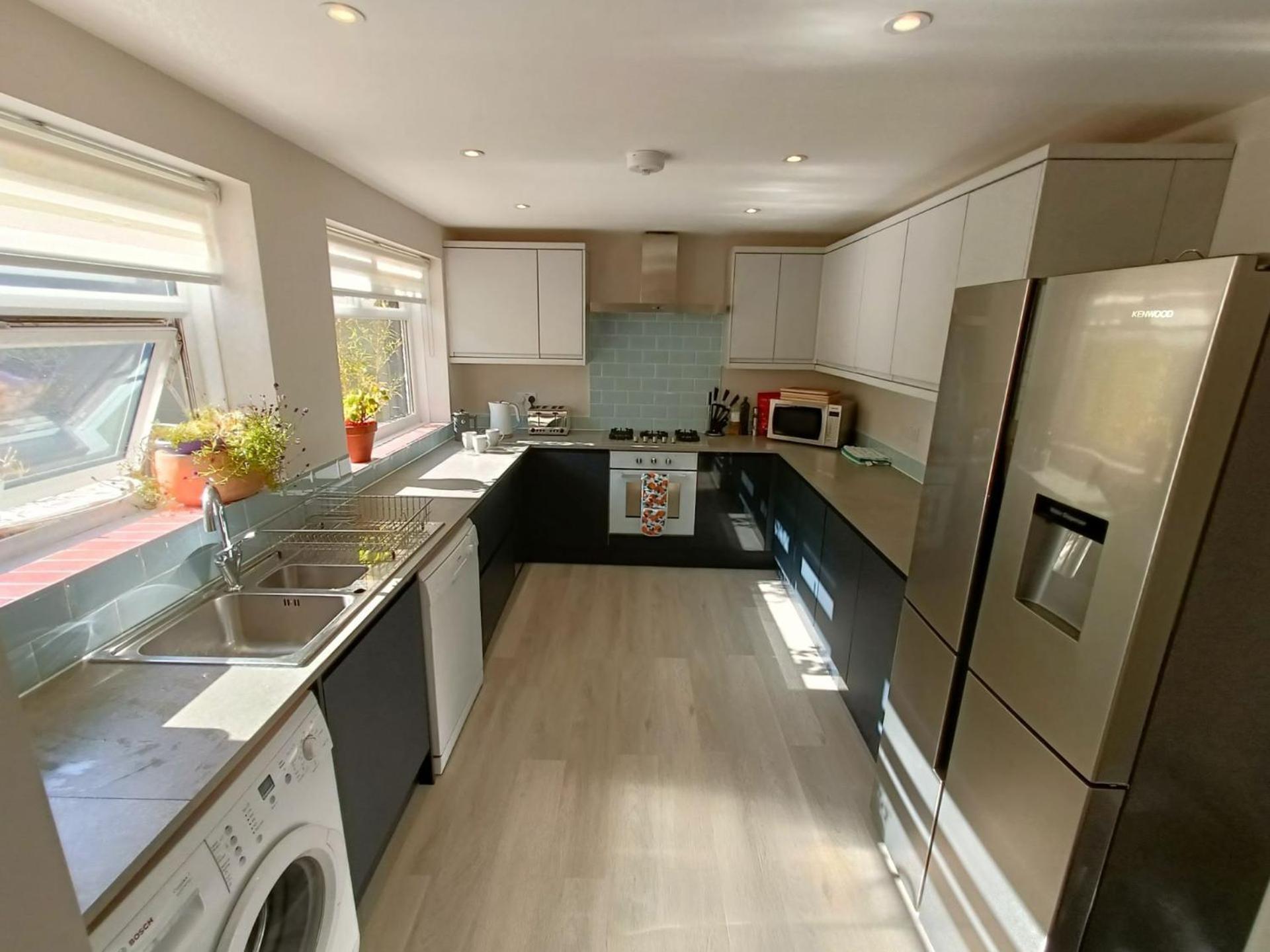 Walpole Front House Sleeps 13-15 *