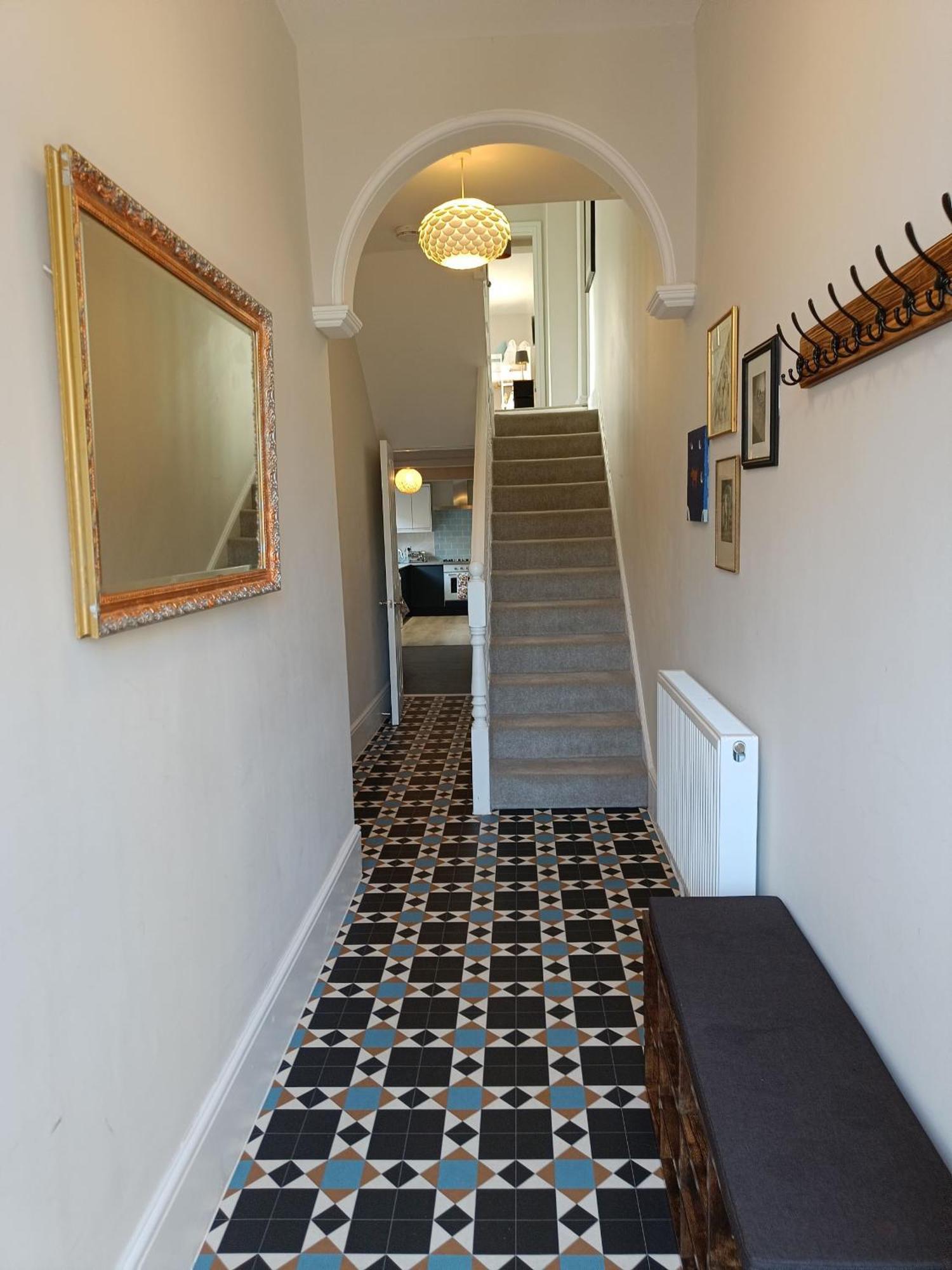 Walpole Front House Sleeps 13-15 * Margate